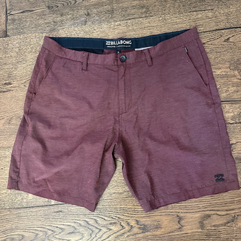 Men’s Billabong crossfire submersibles maroon fine stripe shorts
